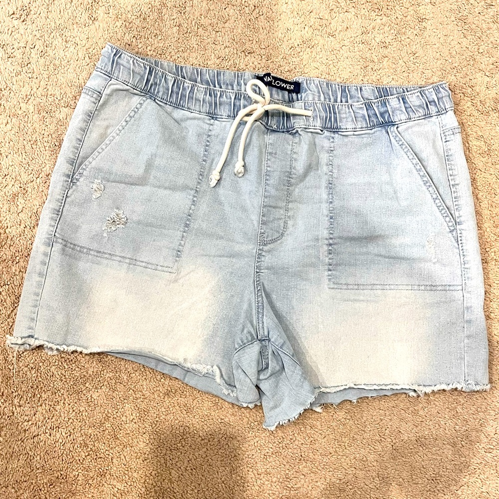 Wallflower Elastic & Tie-Waist Relaxed Fit Denim Shorts. Size 1X